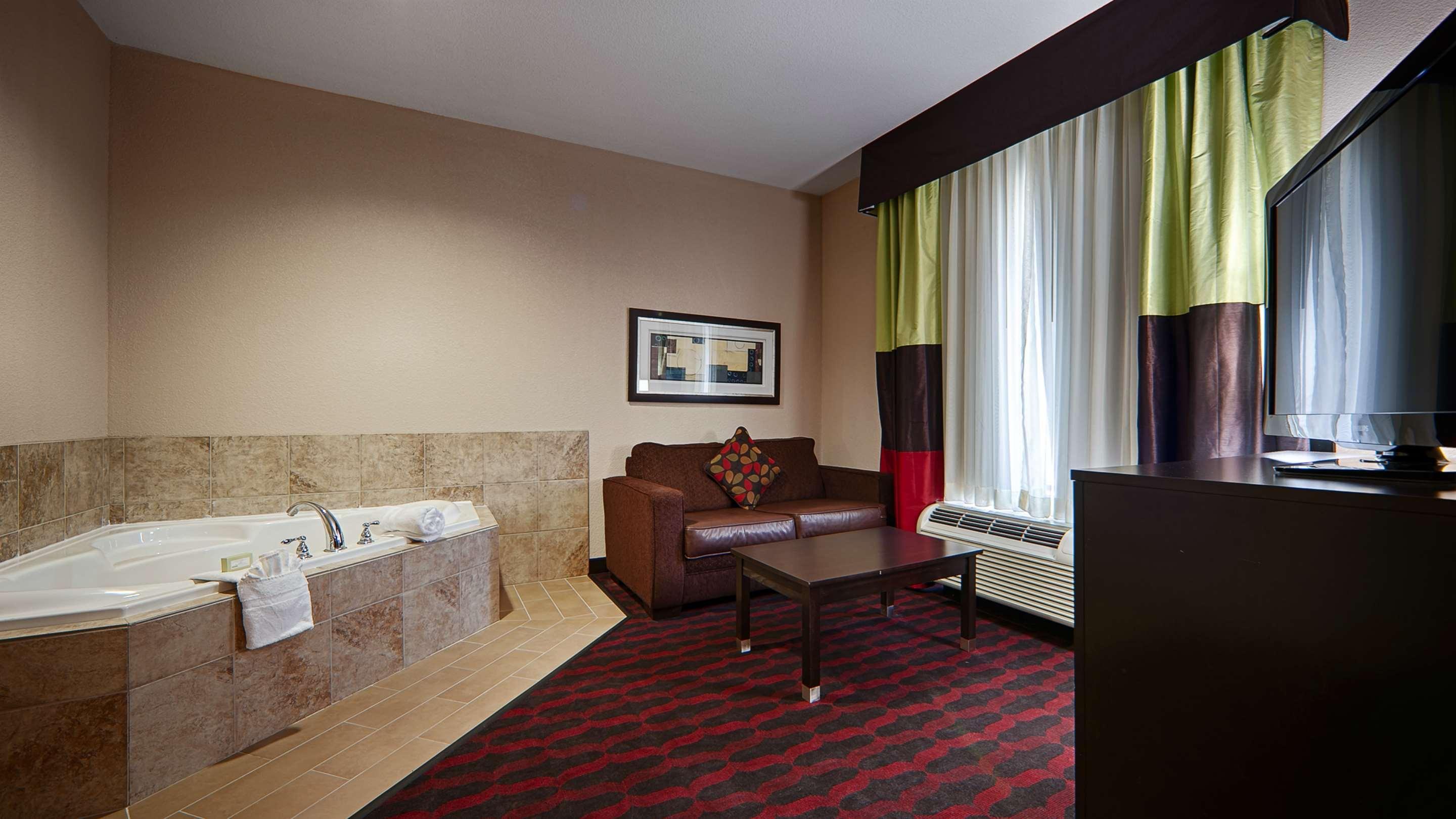Best Western Plus &